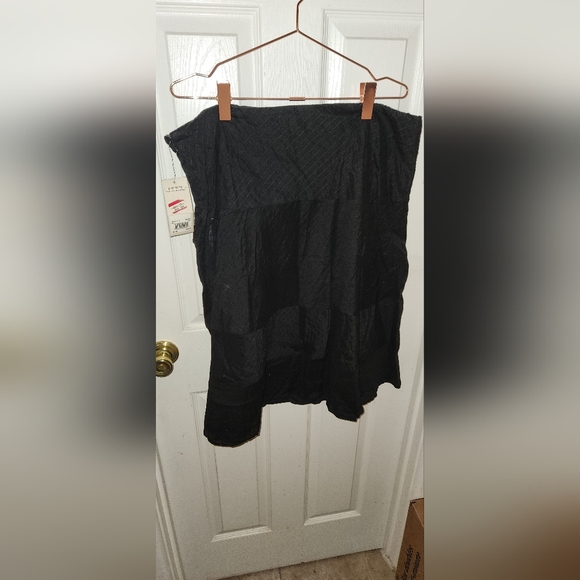 Black Elememtz Skirt - Picture 1 of 3